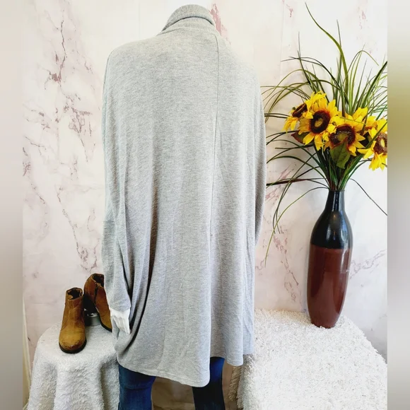 CUPCAKES AND CASHMERE Brentmoore open cardigan sweater in Heather grey - Picture 6 of 9